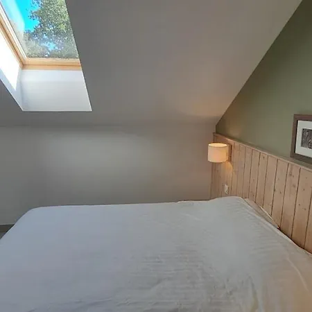 Dom wakacyjny 3-room House With Shared Pool *
