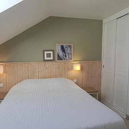Dom wakacyjny 3-room House With Shared Pool Pornichet